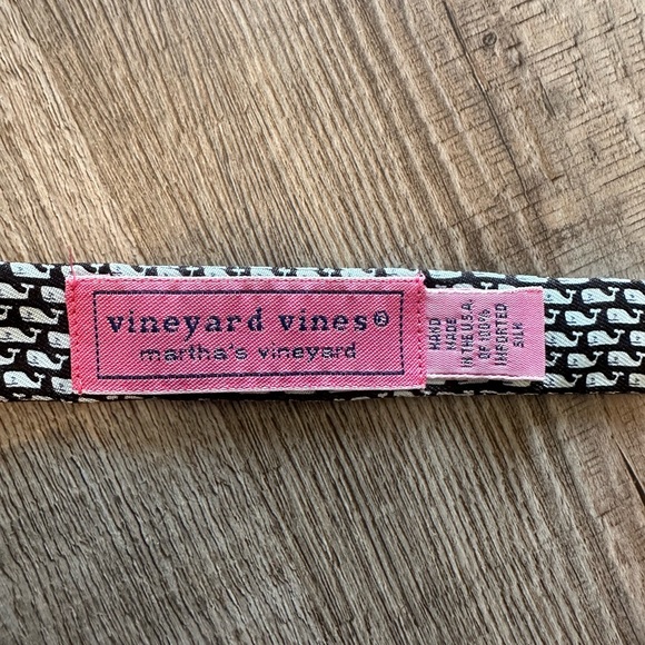 Vineyard Vines Bowtie - Picture 2 of 4